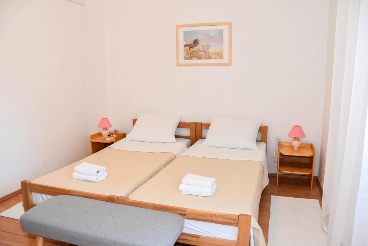 Apartment Tara Biograd Na Moru Buitenkant foto